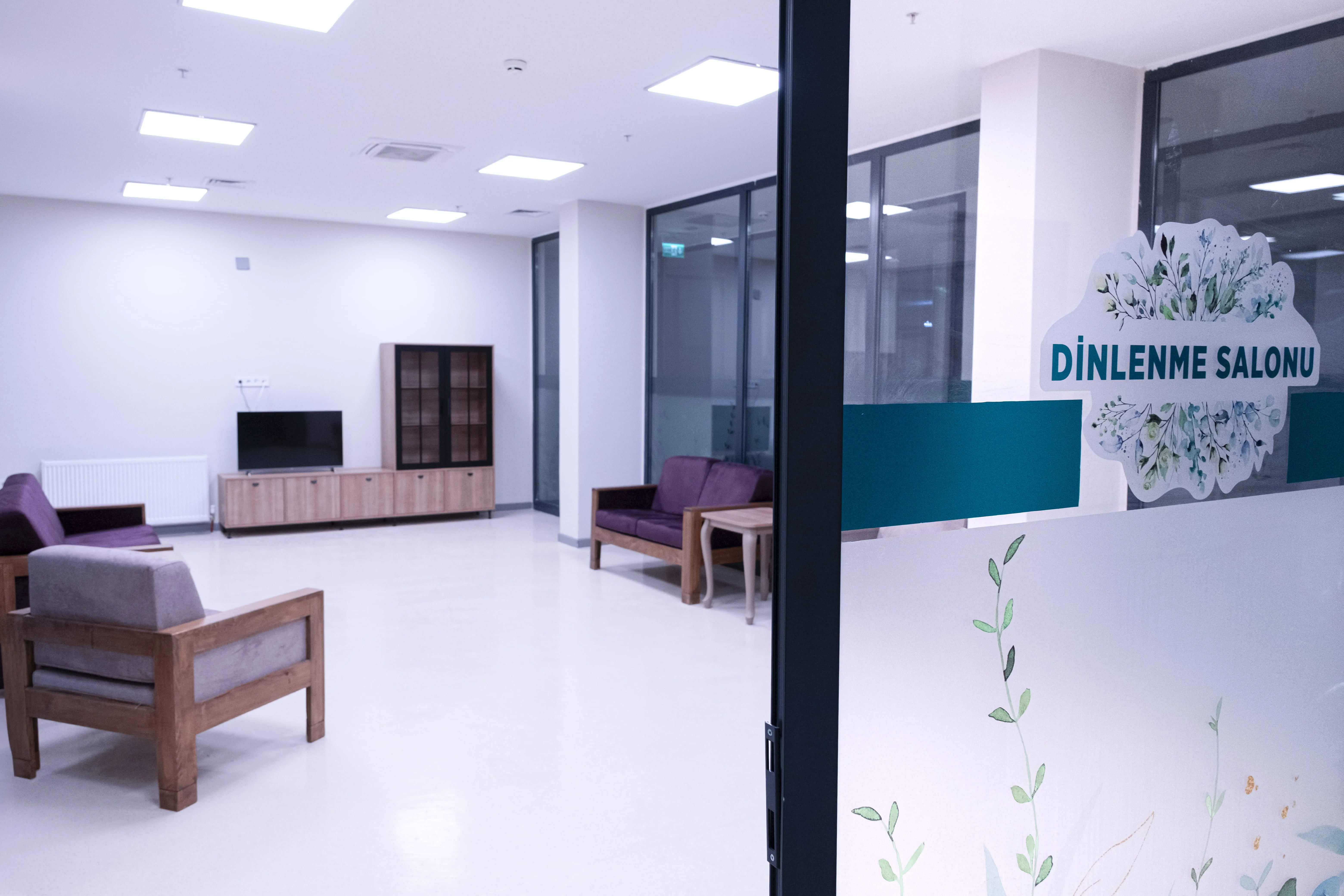 Dinlenme Salonu - Başkent Üniversitesi Huzurevi